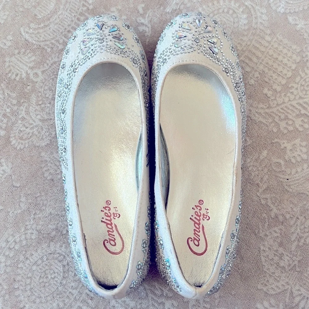 Never Worn Candie’s Girl Bejeweled Rounded Toe Formal Slip On Flats Beaded Gems